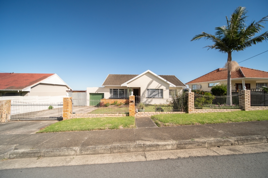 3 Bedroom Property for Sale in Sunnyridge Eastern Cape